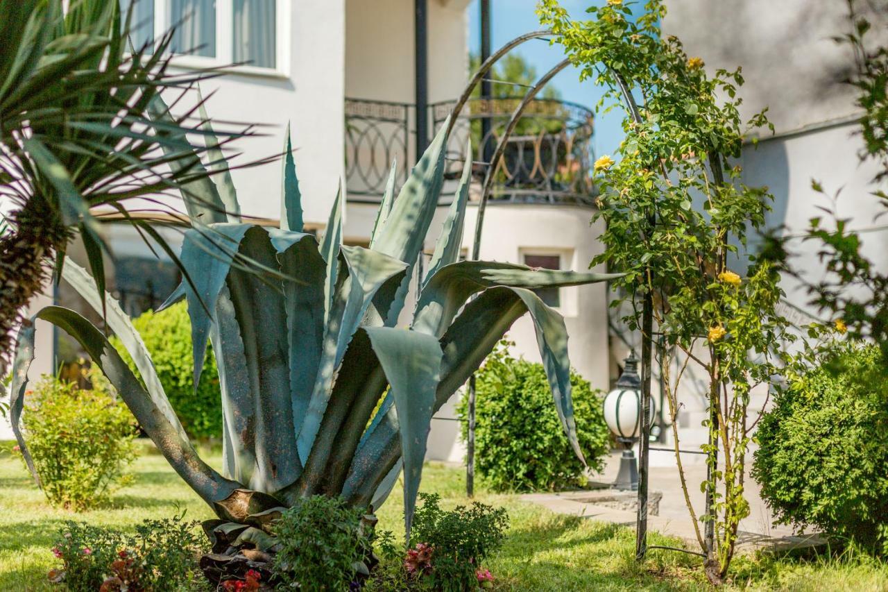Villa Tiflisi Екстериор снимка