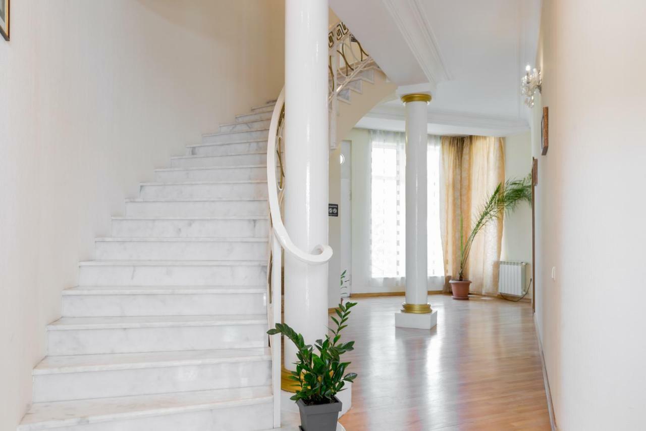 Villa Tiflisi Екстериор снимка